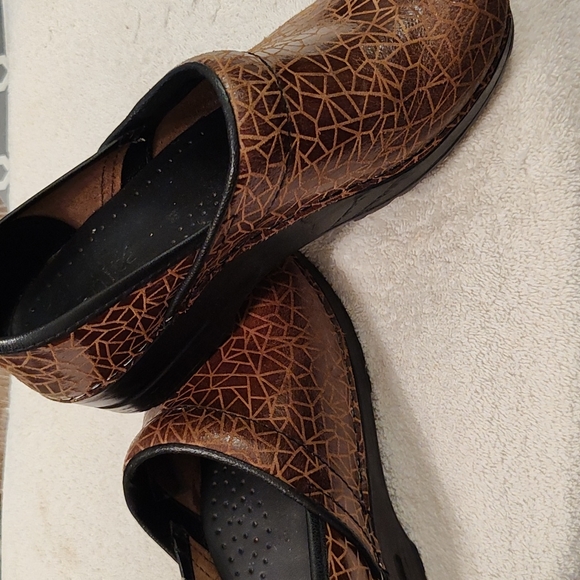 Sanita Pro Geometric Giraffe Clogs EU 37 Womens US Size 6 - Picture 7 of 7